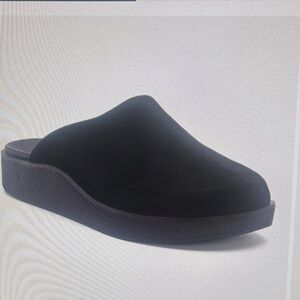 NWB Abeo Women’s Pioneer Clog. Size 8.5. Sold at Walking Co